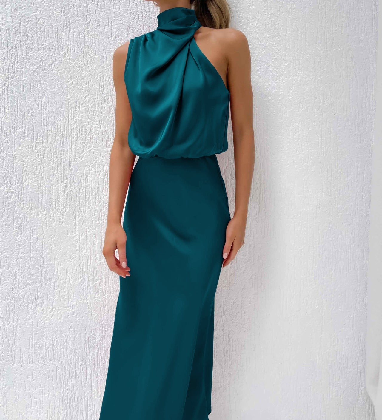 Emanuela – Rochie Lungă Elegantă cu Croială Clasică