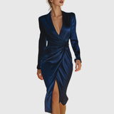 Delia – Rochie Satinată cu Decolteu Adânc în V