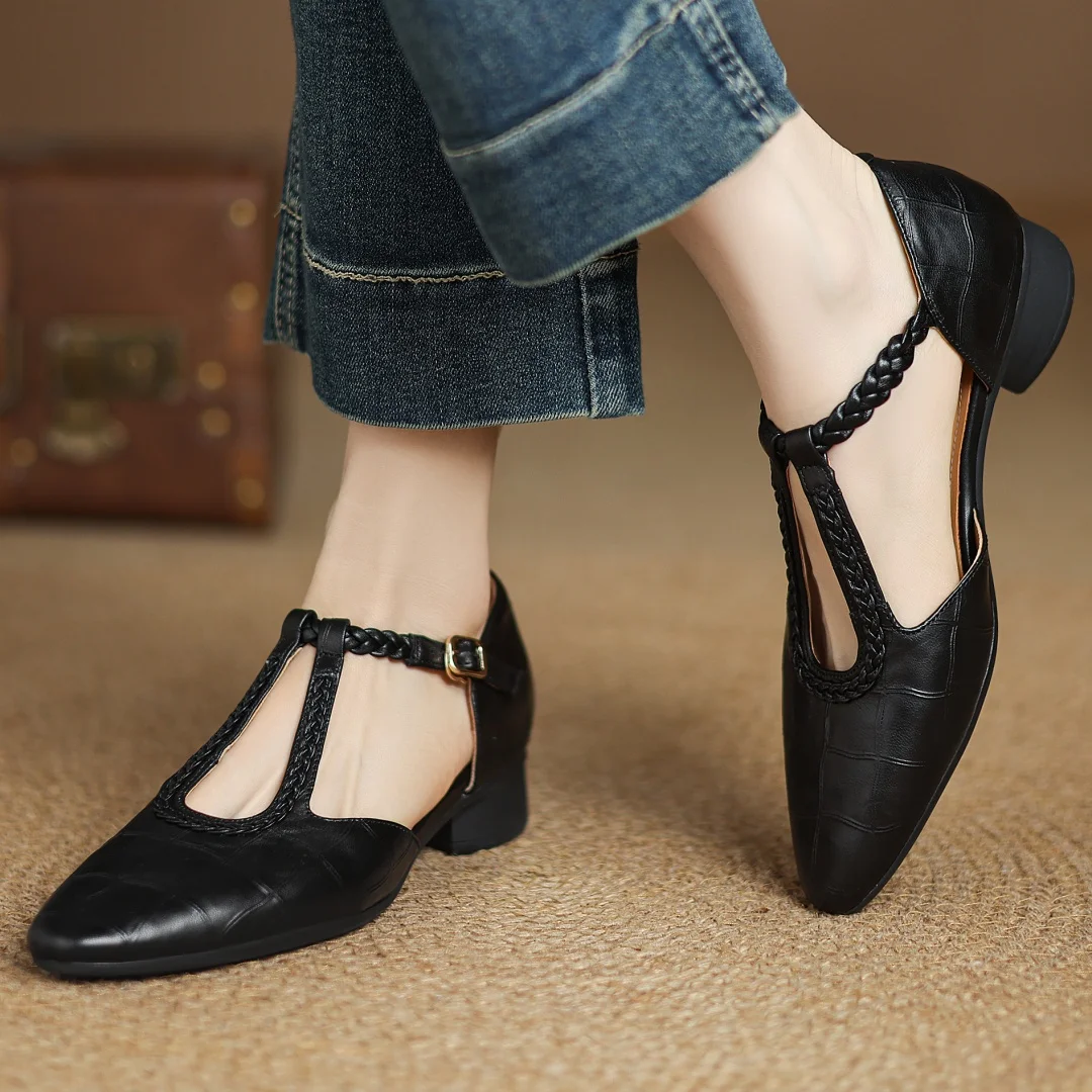 Margareta – Pantofi clasici tip T-strap, cu detaliu împletit