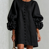 Rochie mini de damă cu nasturi florali, mâneci 3/4 și manșete în formă de trandafir