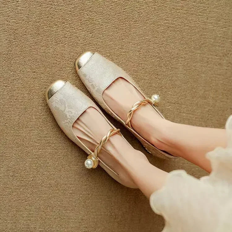 Veronica – Pantofi clasici cu toc, cu aspect elegant