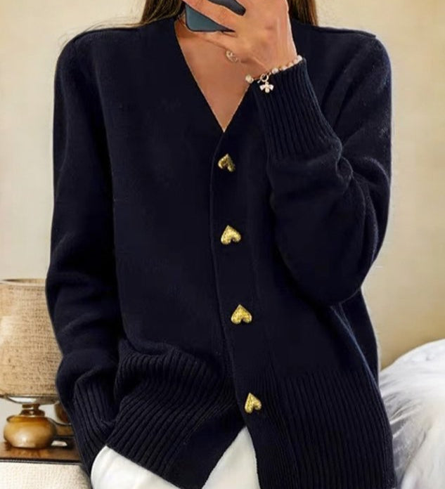 Lidia – Cardigan Tricotat cu Nasturi Inimă
